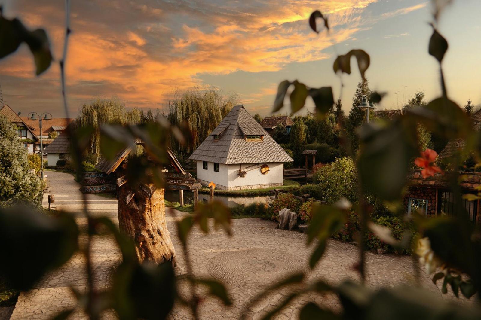 Etno Village Cardaci Vitez Dış mekan fotoğraf